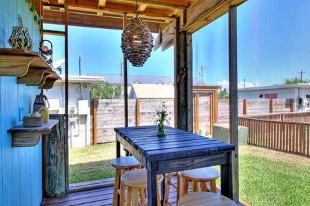 Spanish Village Cottage W Private Cabana Port Aransas Dış mekan fotoğraf